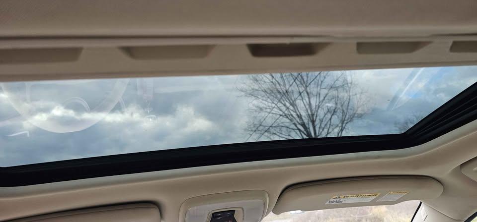 Volvo XC70 2012 - Image 12