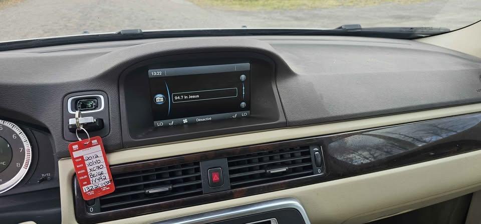 Volvo XC70 2012 - Image 11