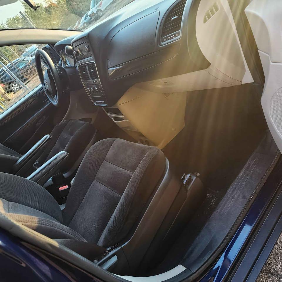 Dodge Grand Caravan 2014 - Image 9