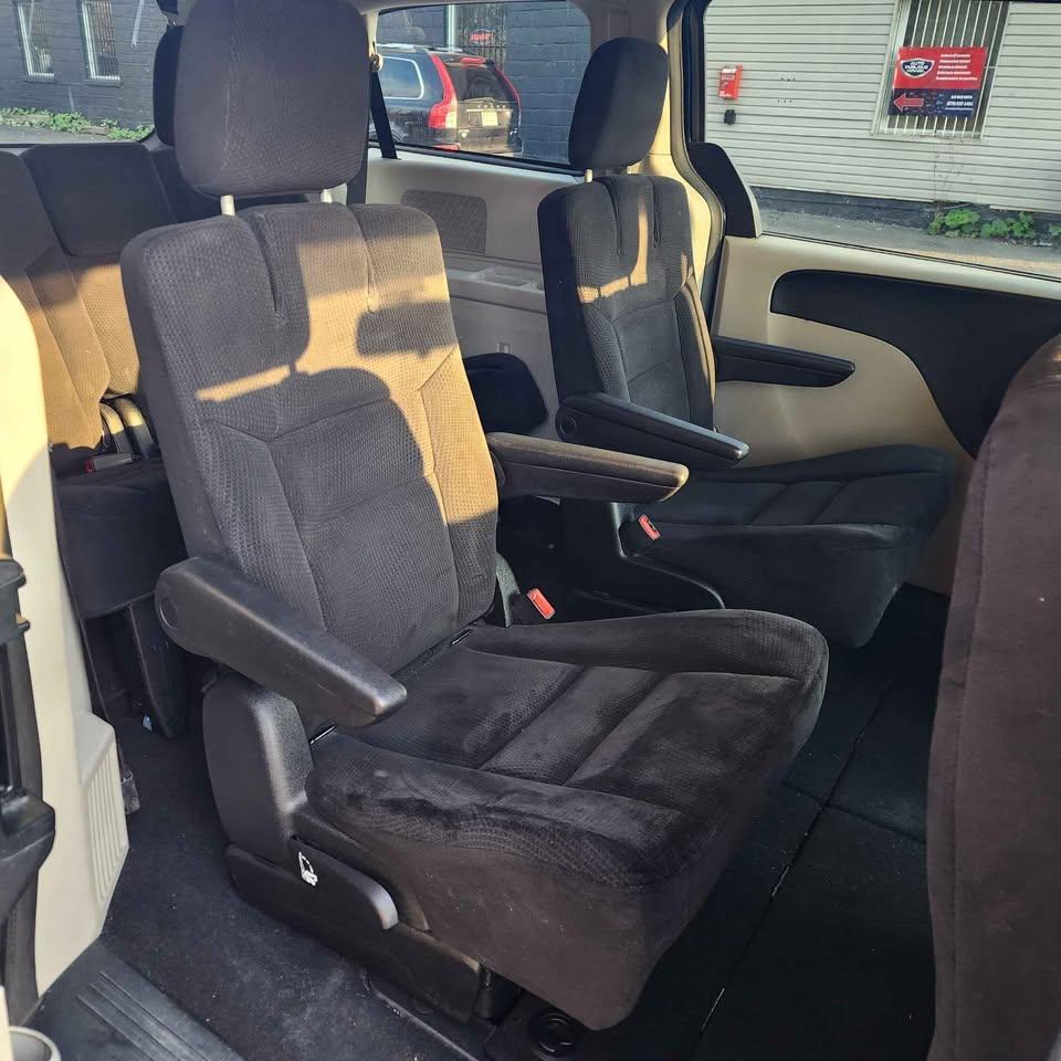Dodge Grand Caravan 2014 - Image 12