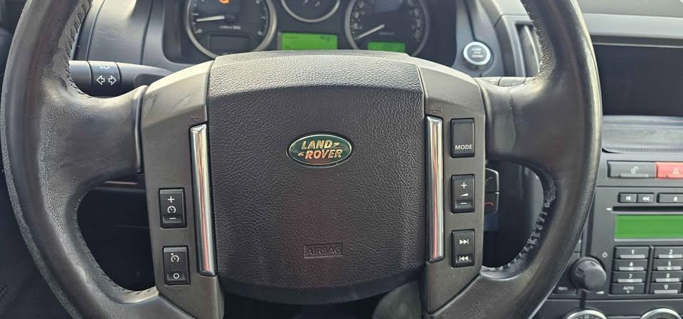 Land Rover LR2 2010 - Image 7