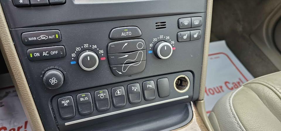 Volvo XC90 2012 - Image 14