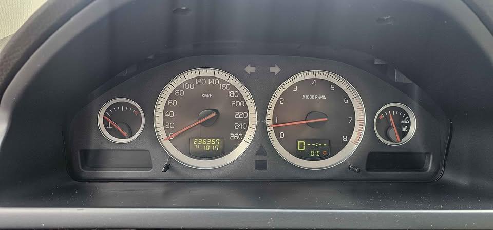 Volvo XC90 2012 - Image 8