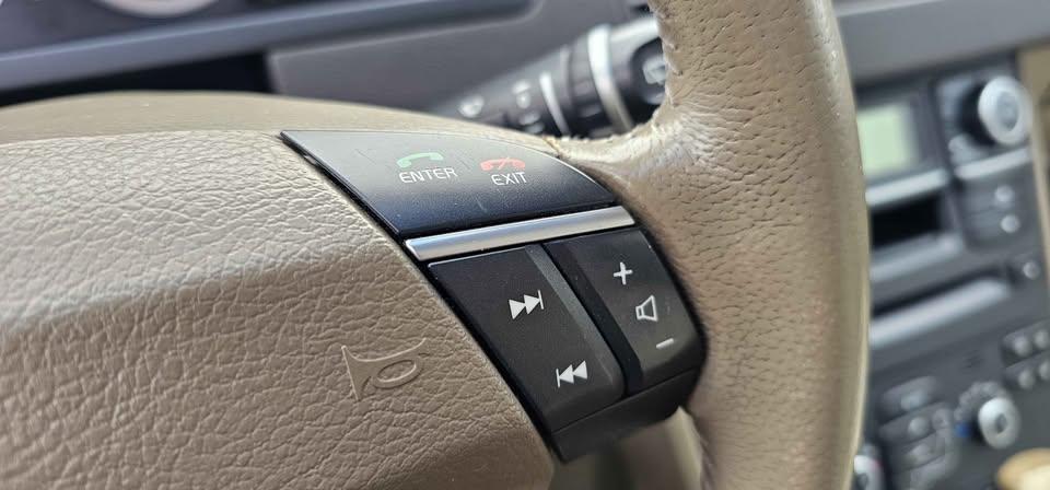 Volvo XC90 2012 - Image 10