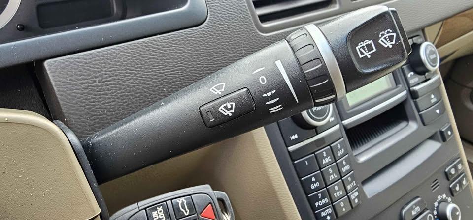 Volvo XC90 2012 - Image 12