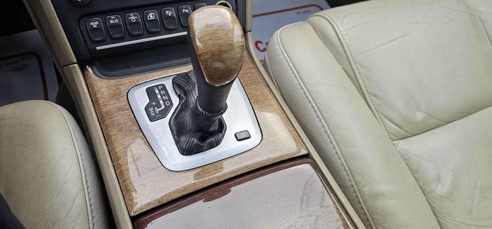 Volvo XC90 2012 - Image 15