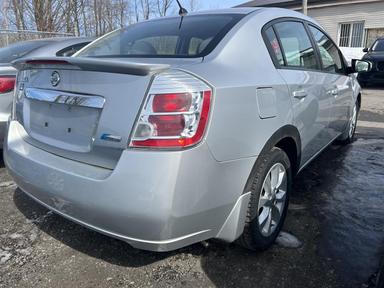 Nissan Sentra 2011 - Thumbnail 3