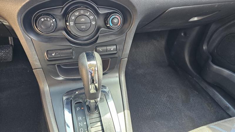 Ford FIESTA 2011 - Image 13