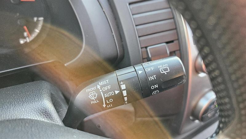 Mazda MAZDA5 2010 - Image 12