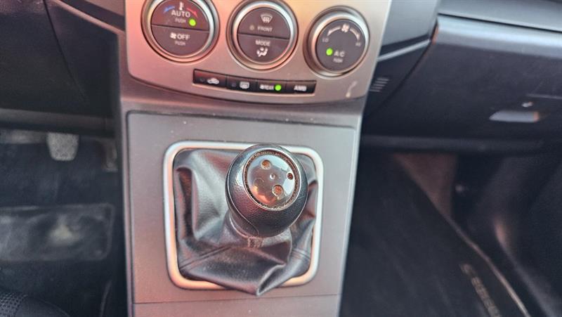 Mazda MAZDA5 2010 - Image 13