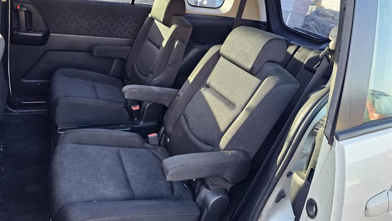 Mazda MAZDA5 2010 - Image 18