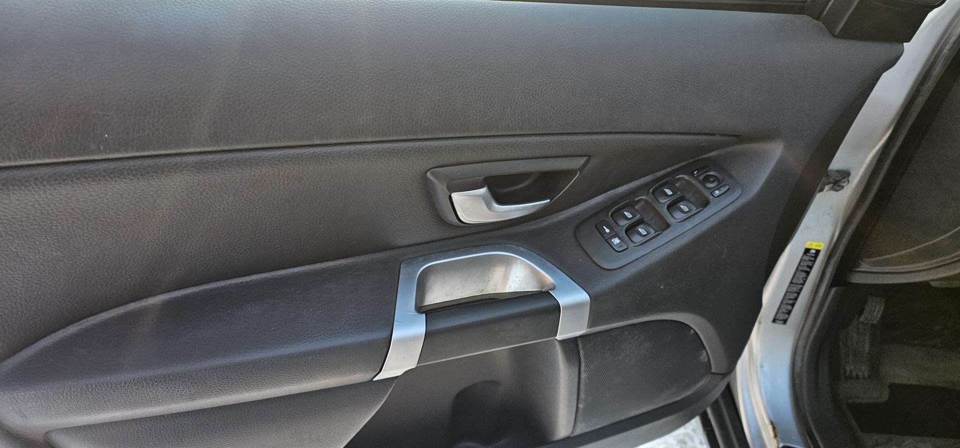 Volvo XC90 2010 - Image 5