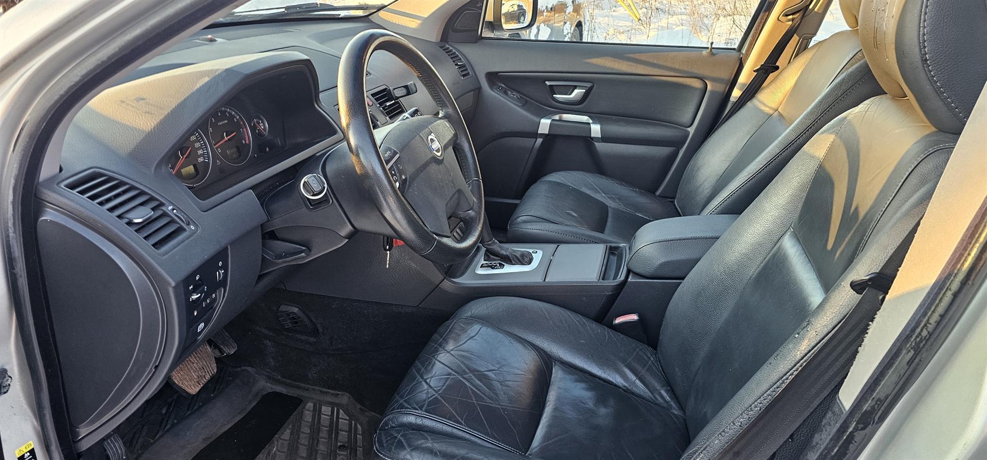 Volvo XC90 2010 - Image 6