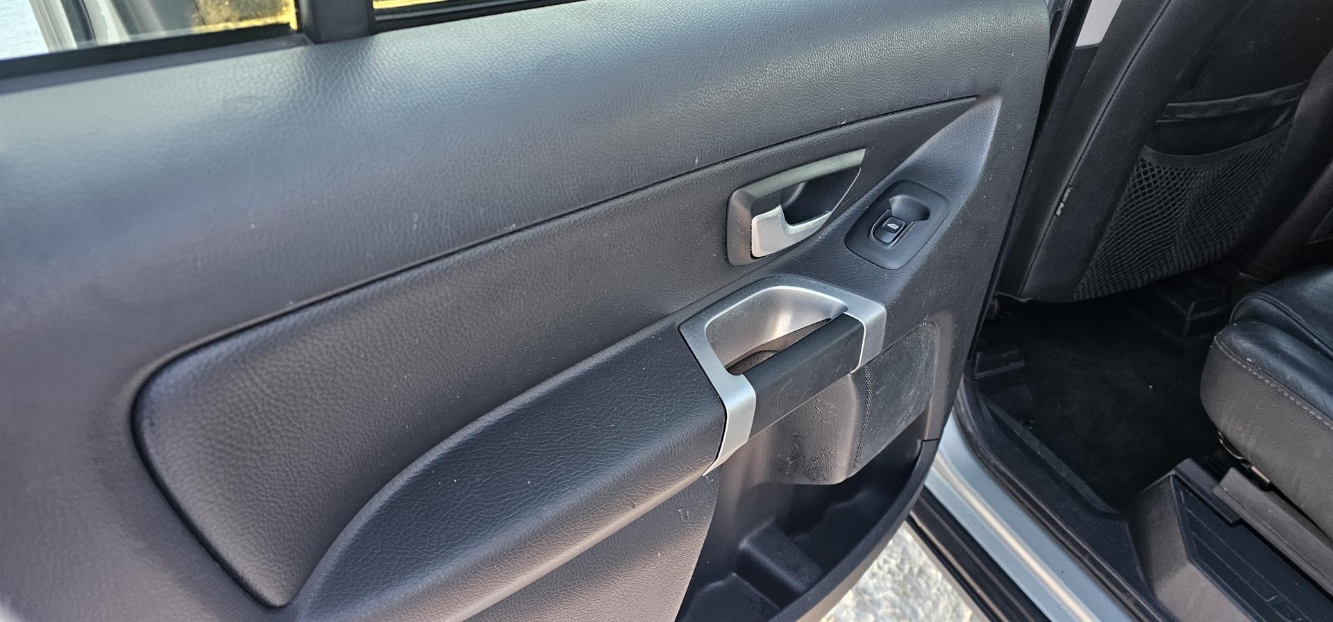 Volvo XC90 2010 - Image 7