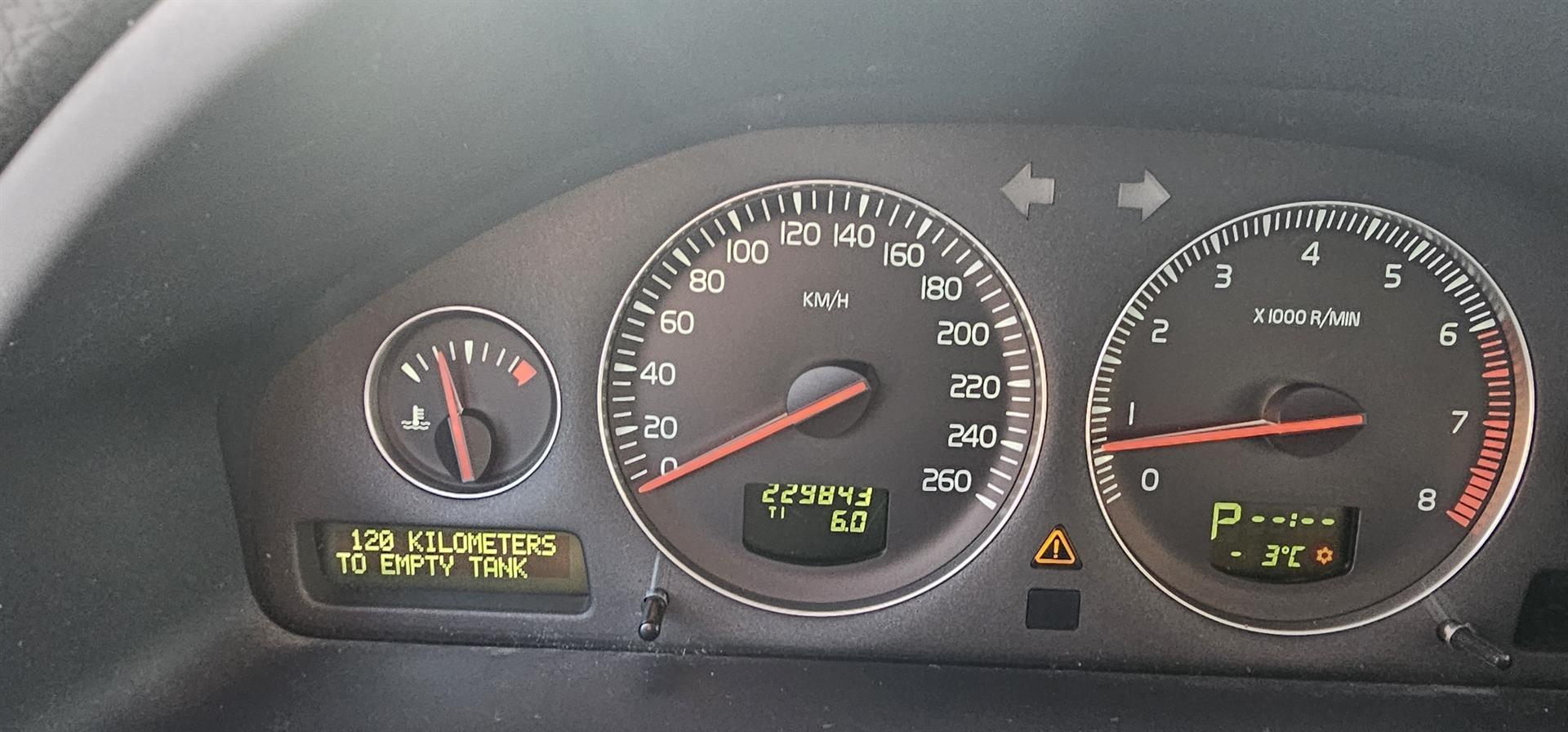 Volvo XC90 2010 - Image 11