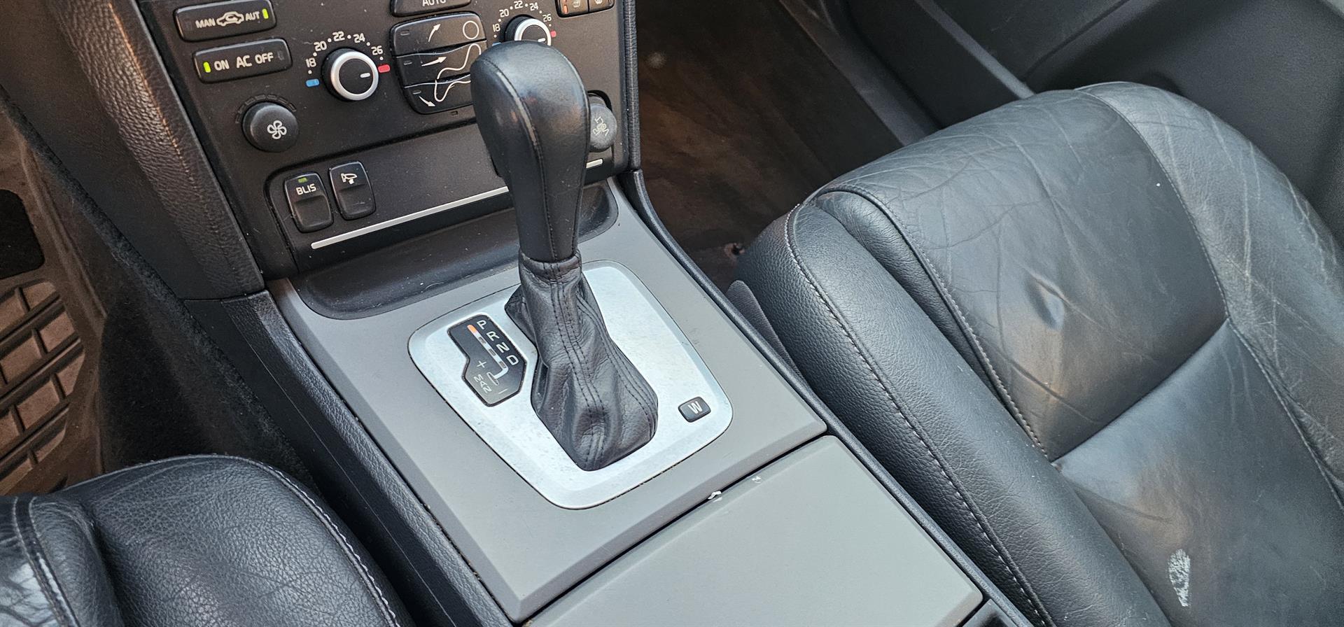 Volvo XC90 2010 - Image 13