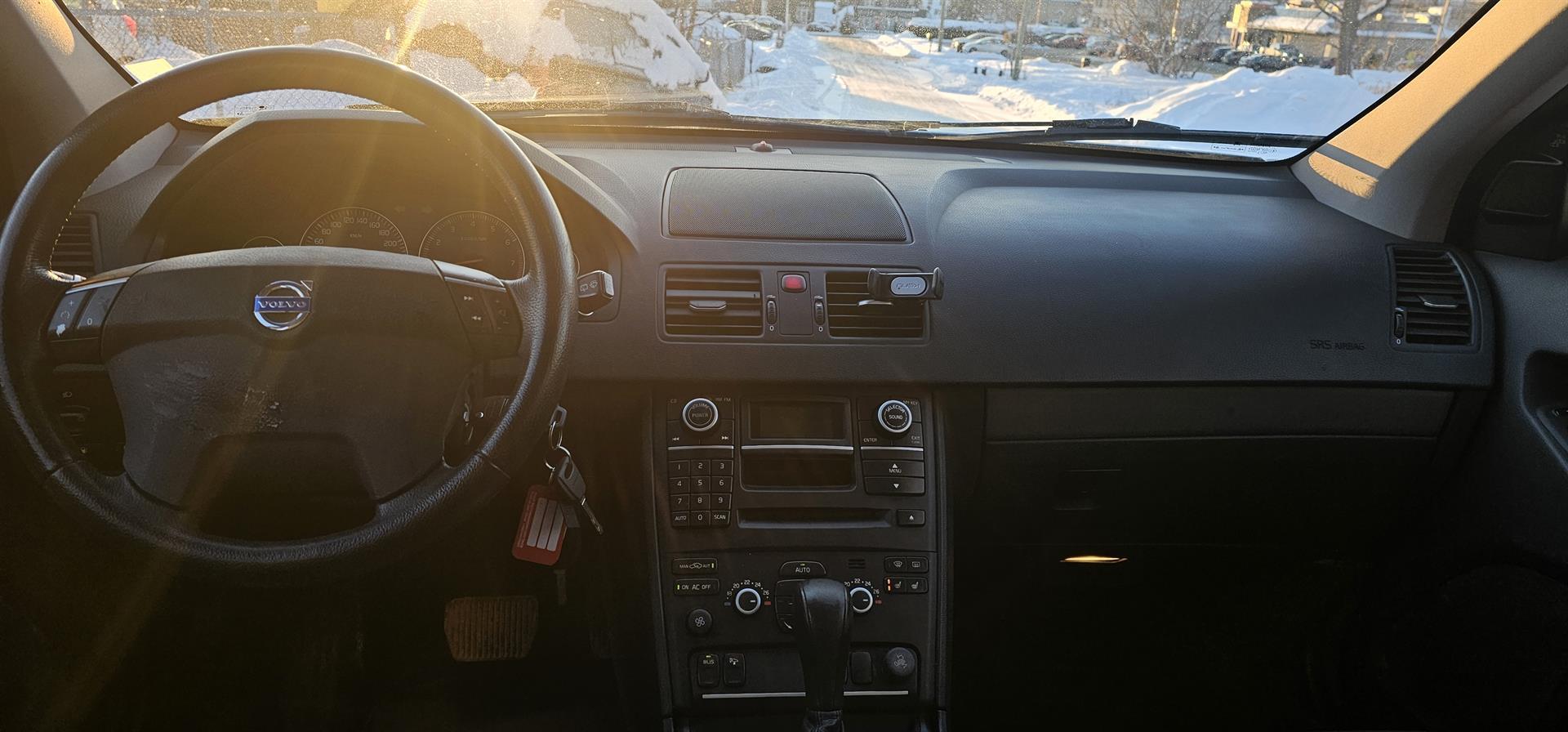 Volvo XC90 2010 - Image 14