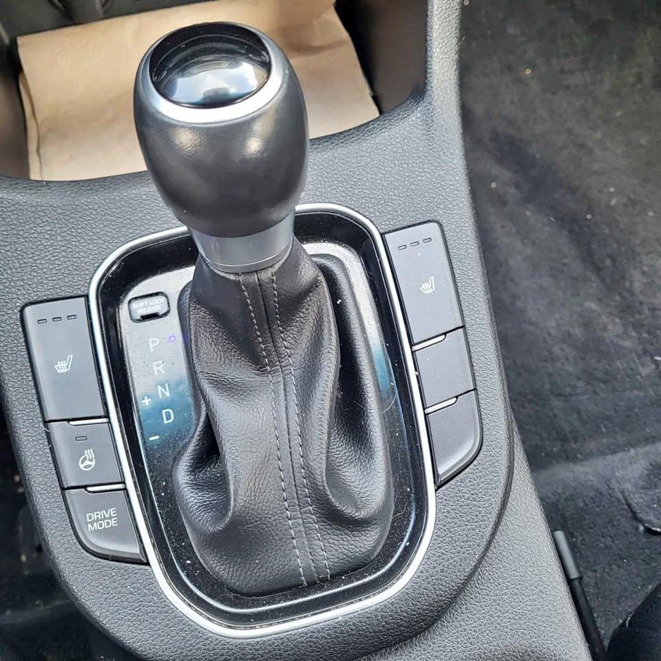 Hyundai Elantra Gt 2018 - Image 9