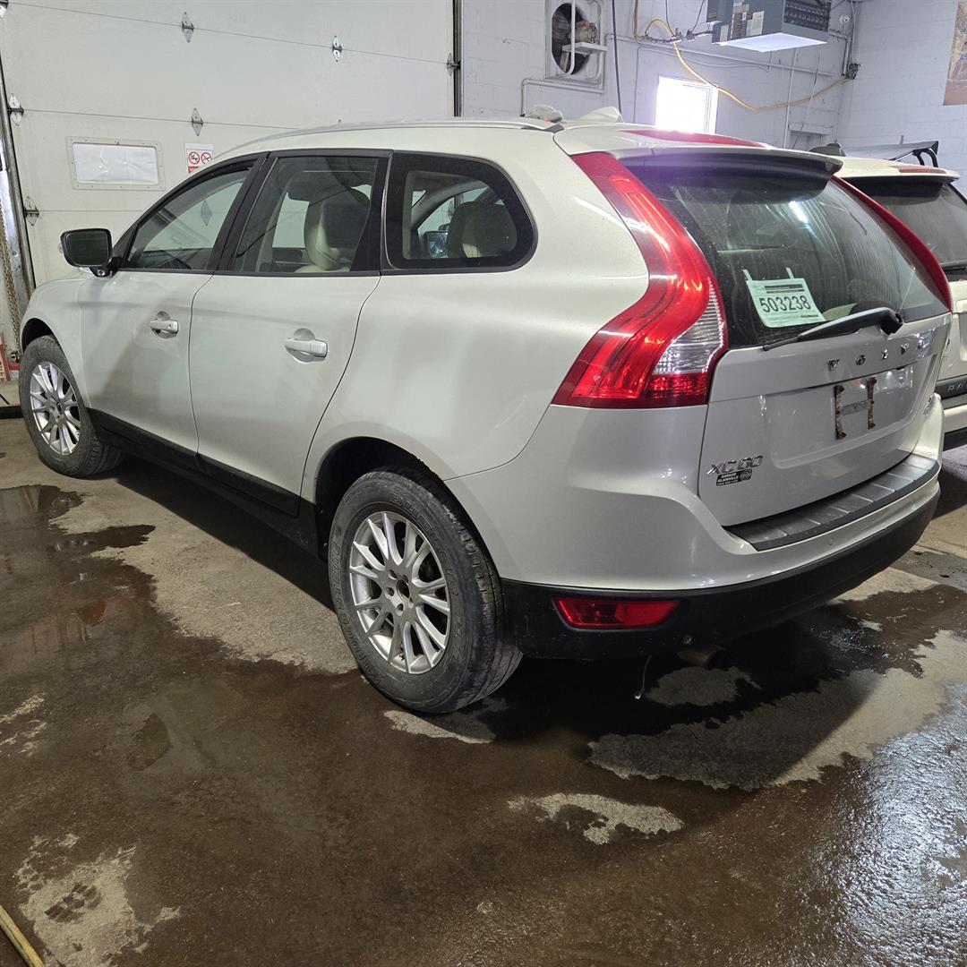 Volvo Xc60 2010 - Image 3
