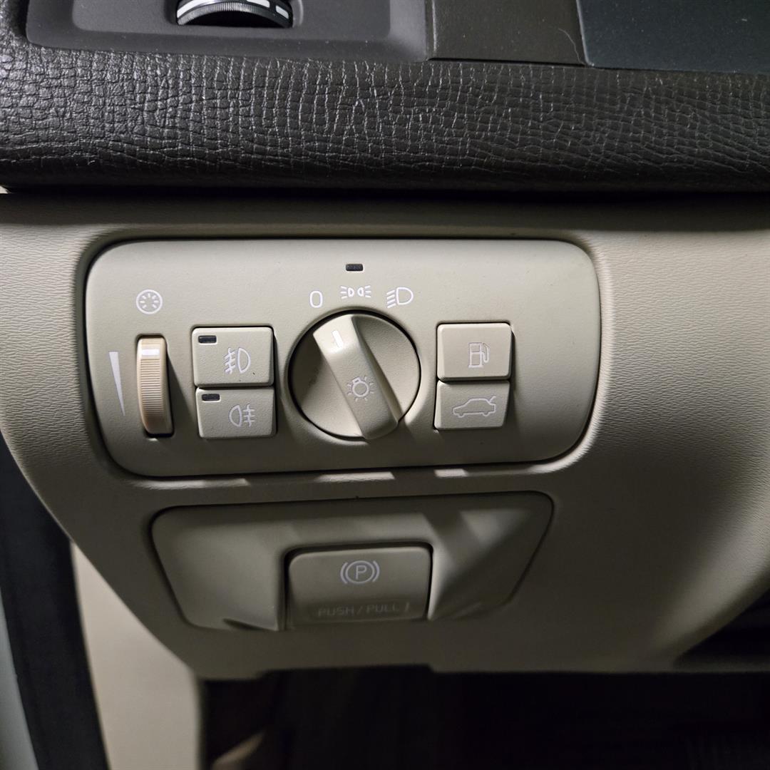 Volvo Xc60 2010 - Image 7