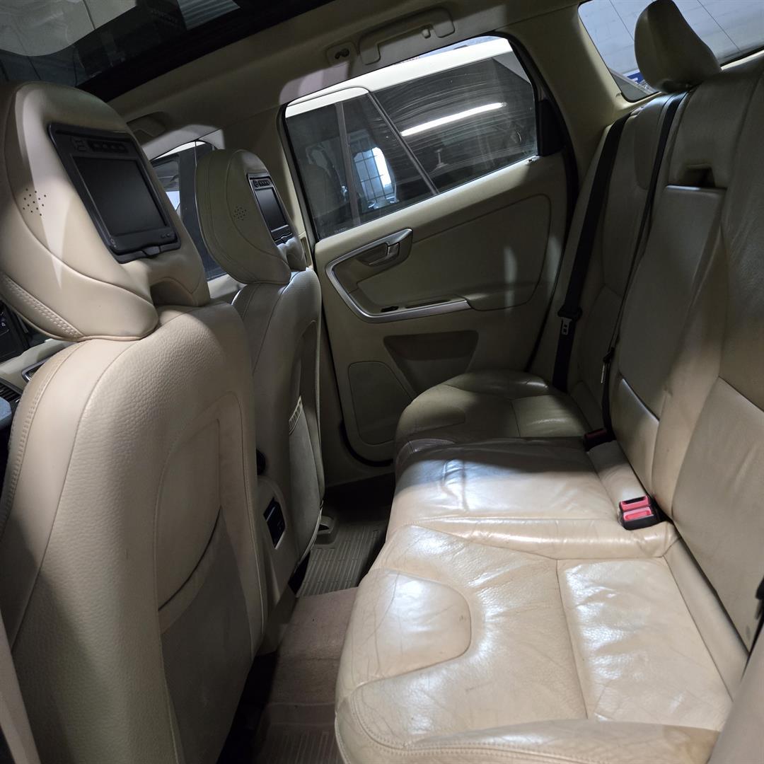 Volvo Xc60 2010 - Image 10