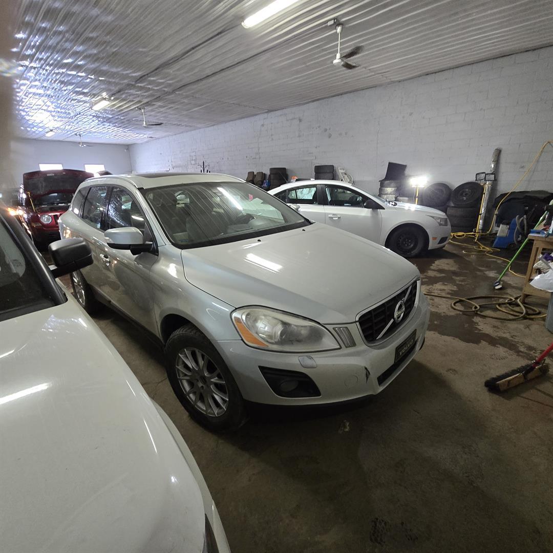 Volvo Xc60 2010 - Image 2