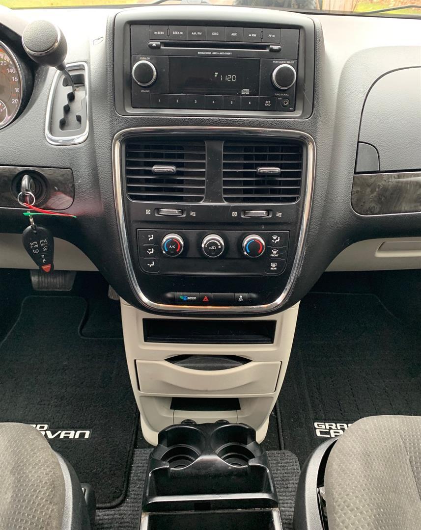 Dodge Grand Caravan 2015 - Image 15