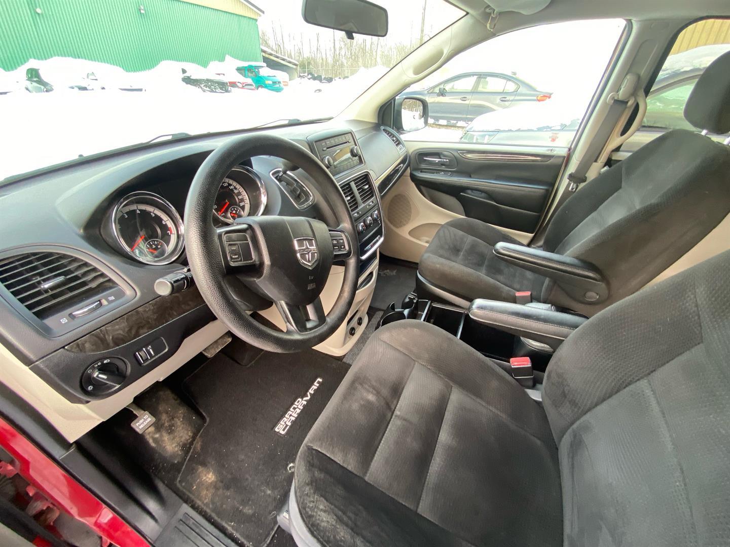 Dodge Grand Caravan 2015 - Image 9