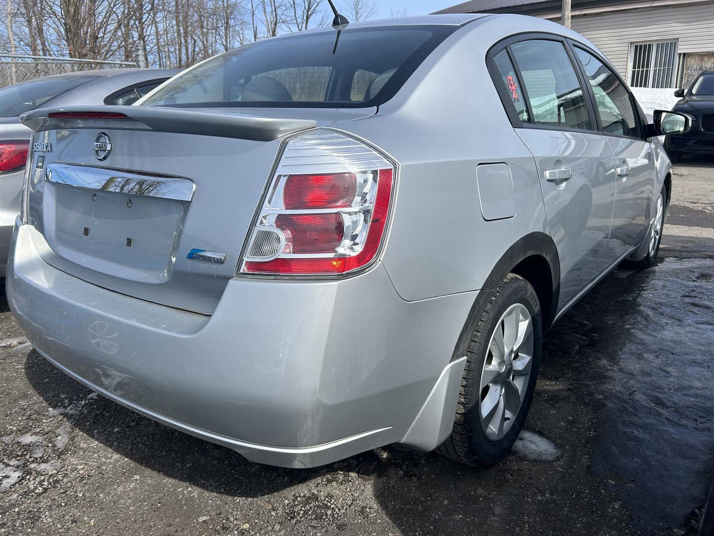 Nissan Sentra 2011 - Image 3