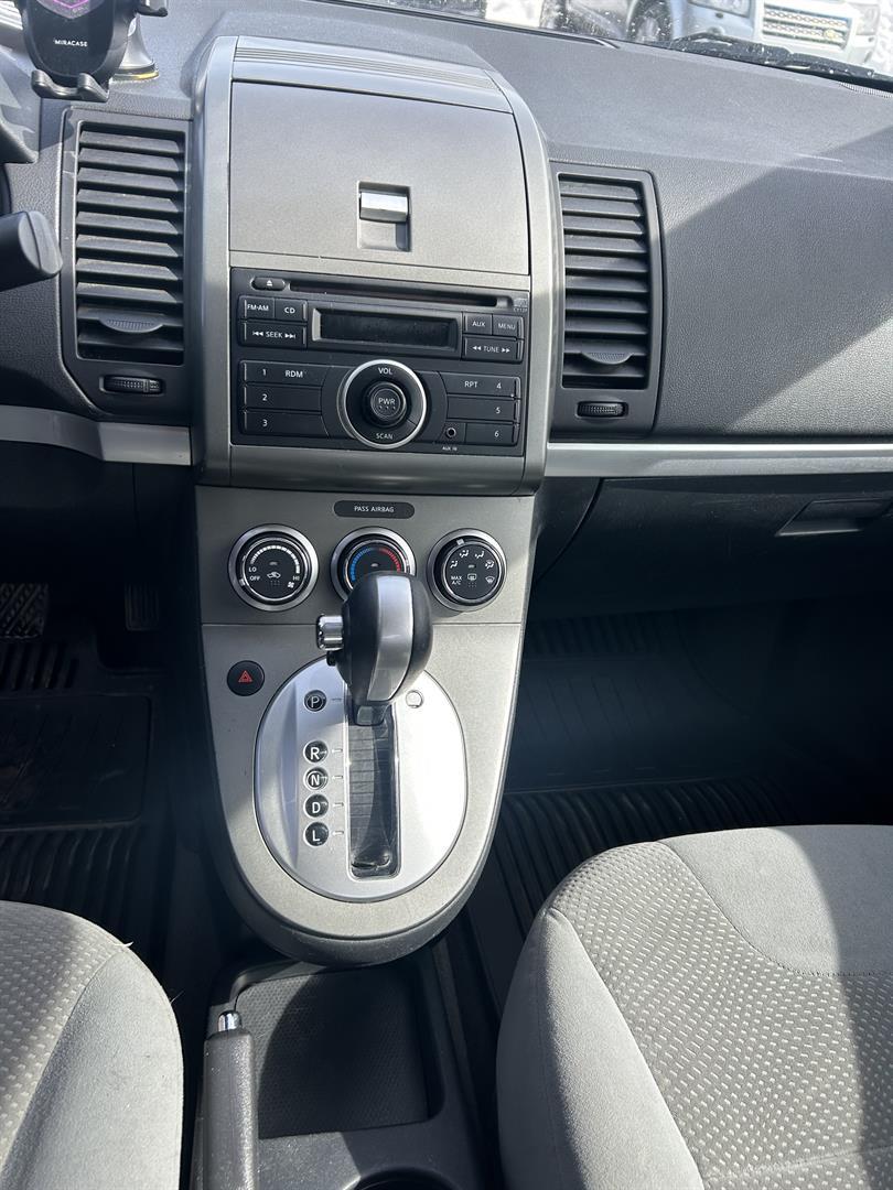 Nissan Sentra 2011 - Image 7